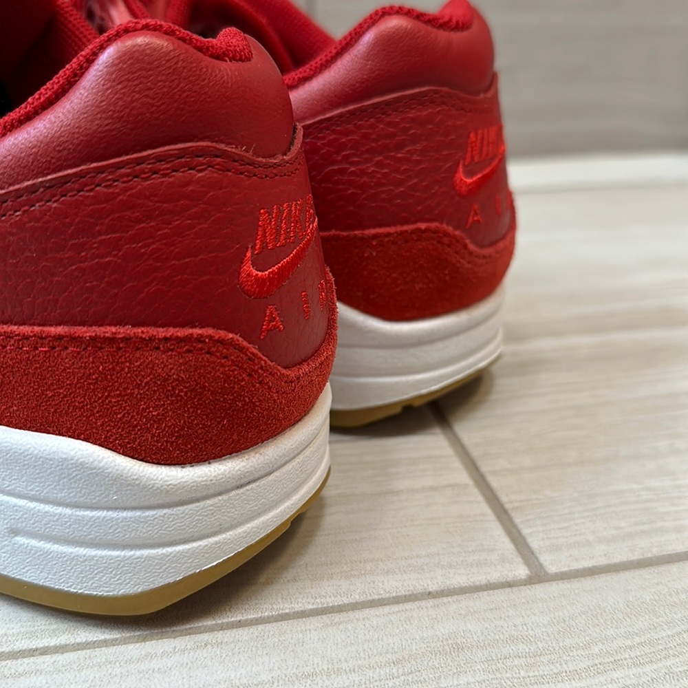 Red Air Max - Picture 6 of 10